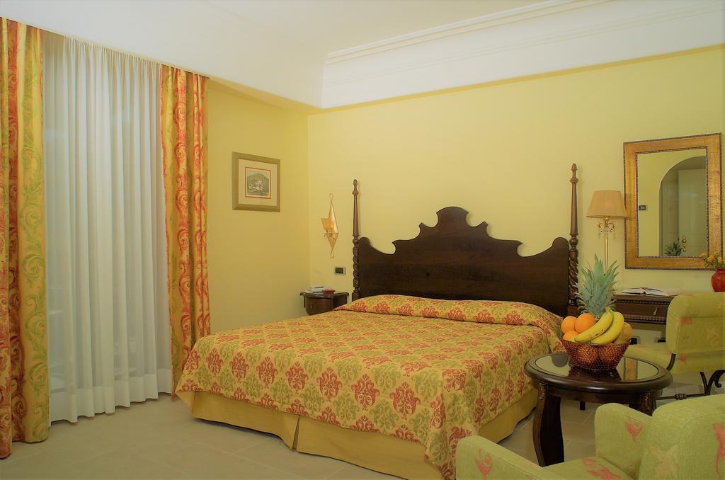 Arciduca Grand Hotel Lípara Quarto foto